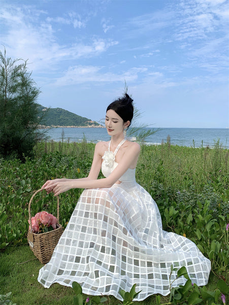 French Style Temperament Plaid Cutout Pattern Halter Neck Backless 3D Flower Brooch Hollow Tube Top High Waist Long A-Line Dress