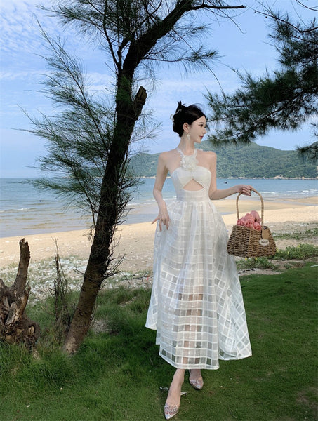 French Style Temperament Plaid Cutout Pattern Halter Neck Backless 3D Flower Brooch Hollow Tube Top High Waist Long A-Line Dress