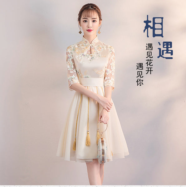 Chinese Fashion Vintage Style Stand Collar Floral Embroidery Flower Embroidered Cheongsam Short A-line Champagne Wedding Party Dress