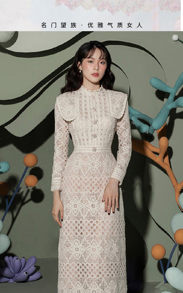 Temperament Retro Long Sleeved Waist Hollow Out Smock Lace Dress