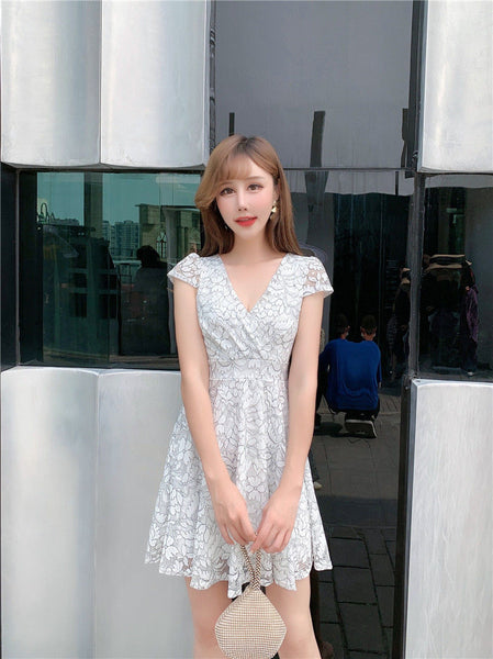 Women V-neck Temperament Sexy Backless Lace A Line Dress Skirt