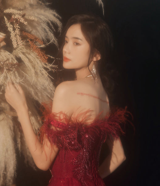 Red Bride Sleeveless Engagement Lace Up Back Feather Long Evening Party Gowns Dress