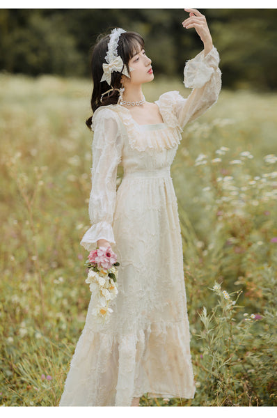 Autumn Long Sleeved Retro Temperament Ladies Princess Square Neck Collar Lace Ruffled Dress