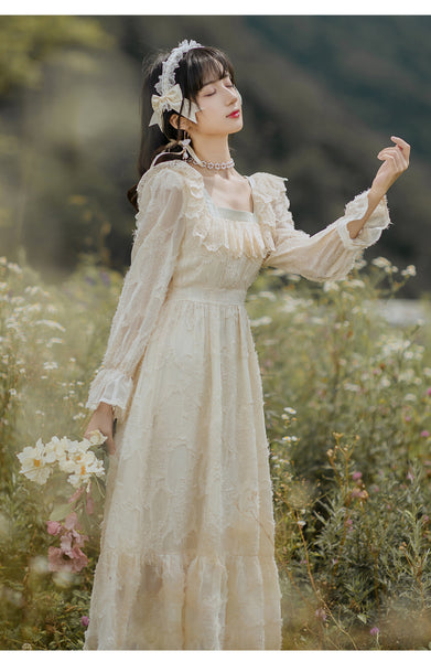 Autumn Long Sleeved Retro Temperament Ladies Princess Square Neck Collar Lace Ruffled Dress