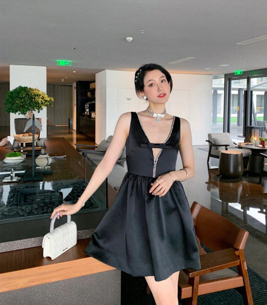 Luxury Elegant Sleeveless Cosmetic Diamond Deep V Neck Waist Party Dress