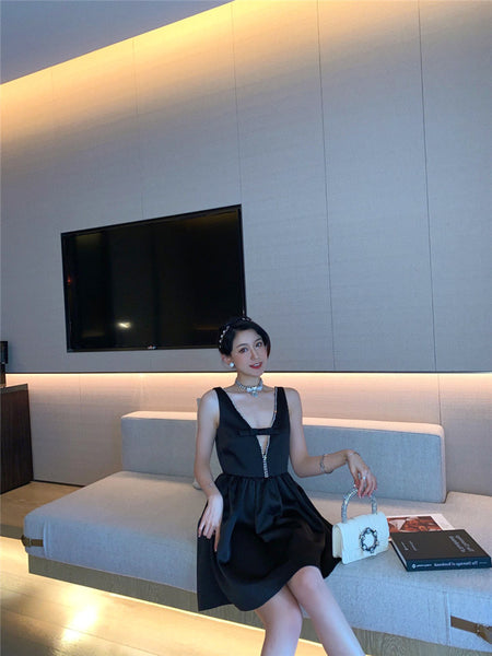 Luxury Elegant Sleeveless Cosmetic Diamond Deep V Neck Waist Party Dress