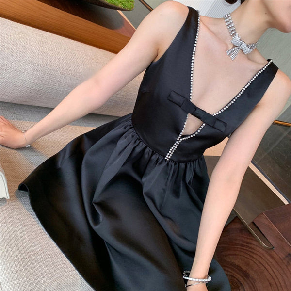 Luxury Elegant Sleeveless Cosmetic Diamond Deep V Neck Waist Party Dress