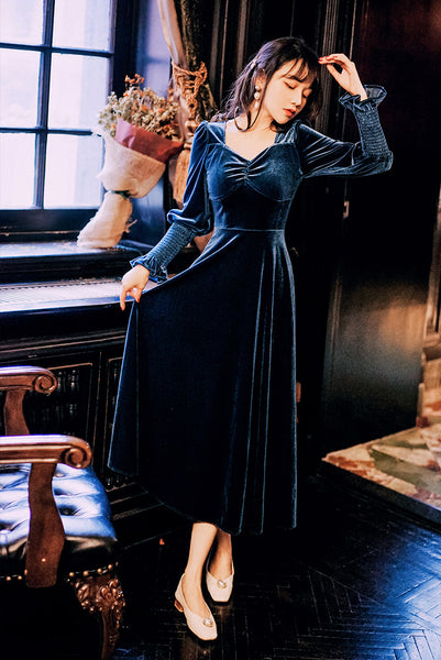 Elegant Women Retro Traditional Shiny Blue Velvet Ruffled Bust Long Sleeved Long Dress