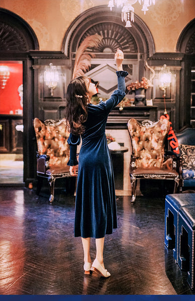 Elegant Women Retro Traditional Shiny Blue Velvet Ruffled Bust Long Sleeved Long Dress