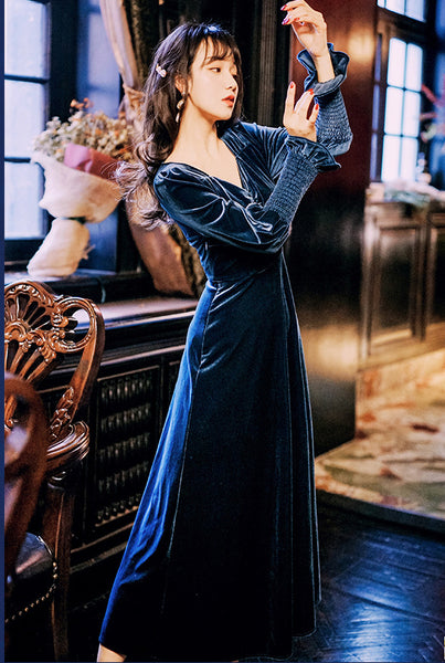 Elegant Women Retro Traditional Shiny Blue Velvet Ruffled Bust Long Sleeved Long Dress