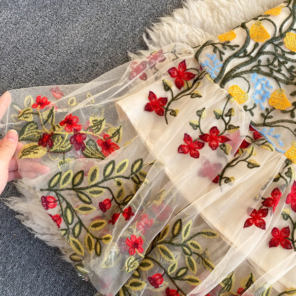 Cozy Retro Style Chic Women Beautiful Round Neck Short Sleeves Mesh Floral Embroidered A Line Dress