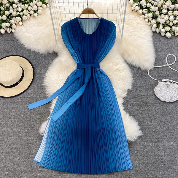 Amazing Summer Women Pleated Blue Gradient Color Change Sleeveless Round Neck Waist Belt Band Size Loose Dress