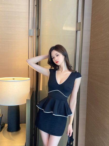 Gorgeous Beauty Office Working Lady V Neck Pleated Pattern Waist Short Sleeves Dress Suit
