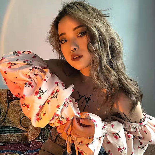 Trendy Fashion Summer Women Attractive Floral Printed Square Collar Puff Long Sleeves Crop Top