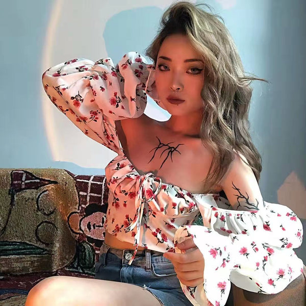 Trendy Fashion Summer Women Attractive Floral Printed Square Collar Puff Long Sleeves Crop Top