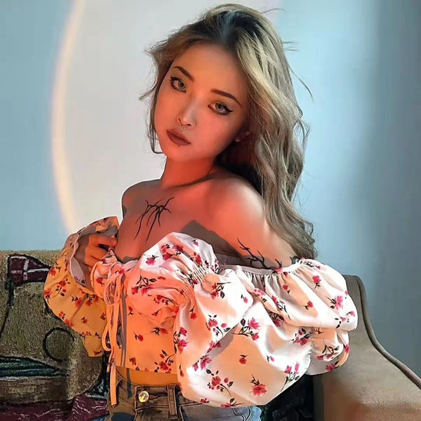 Trendy Fashion Summer Women Attractive Floral Printed Square Collar Puff Long Sleeves Crop Top