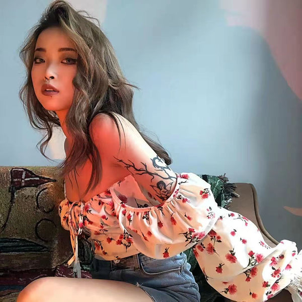 Trendy Fashion Summer Women Attractive Floral Printed Square Collar Puff Long Sleeves Crop Top