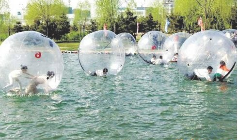 2 1.8 1.5 Meter Water Child Walking Roll Ball Zorb Walk on Zorbing Dance Inflatable Ball